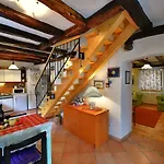Lori Villa *