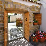 Lori Villa