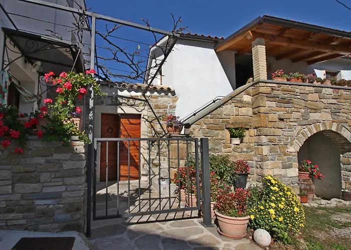 Vila Lori