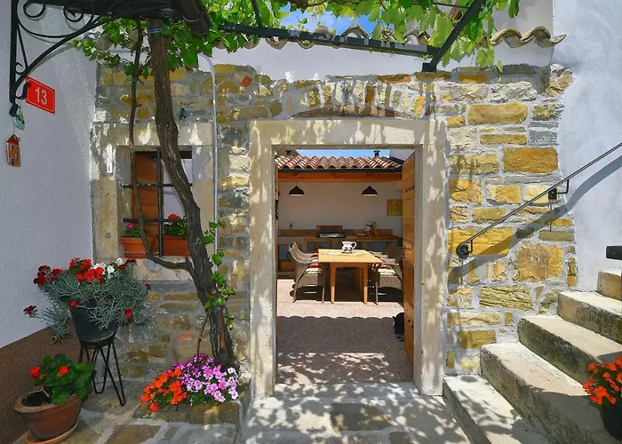 Vila Lori